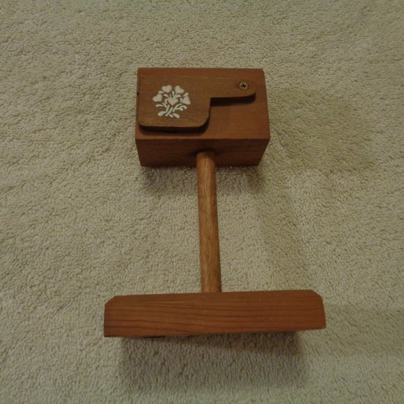 VINTAGE 70S 80S HAND MADE WOODEN STAMPS MAILBOX SM - Picture 7 of 7